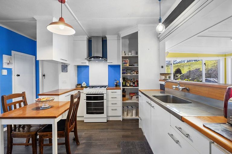 Photo of property in 95 Pioneer Road, Moturoa, New Plymouth, 4310