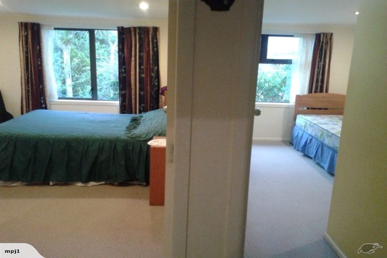 Photo of property in 3 Oswald Crescent, Paparangi, Wellington, 6037