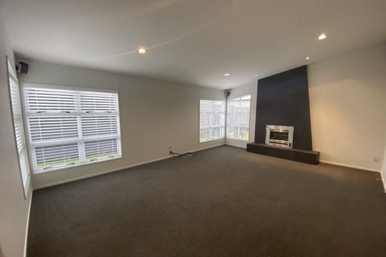 Photo of property in 30 Gibbston Close, Huntington, Hamilton, 3210