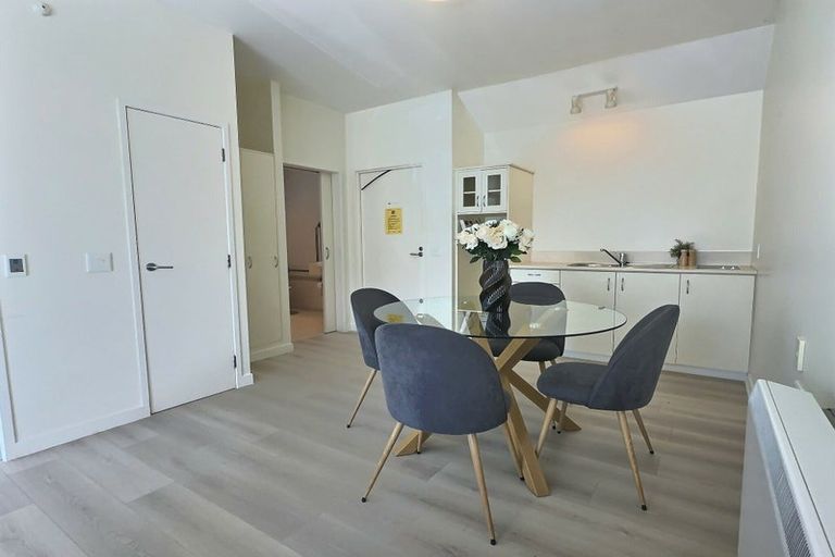 Photo of property in 68 Whiteley Street, Moturoa, New Plymouth, 4310