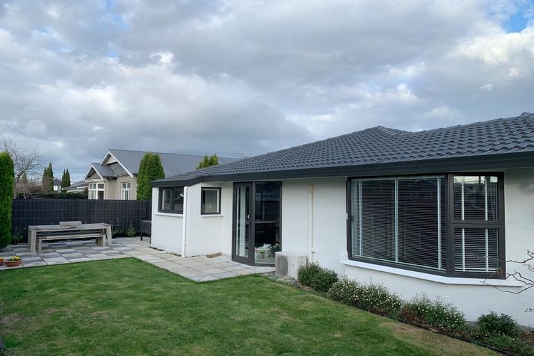 Photo of property in 14 Peel Street, Strowan, Christchurch, 8052