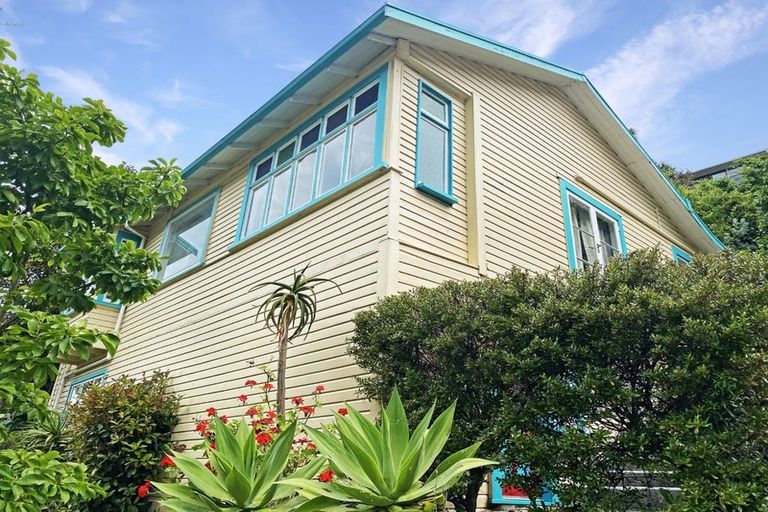 Photo of property in 86 Shakespeare Road, Bluff Hill, Napier, 4110