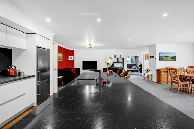 Photo of property in 17a Kauri Street, Inglewood, 4330