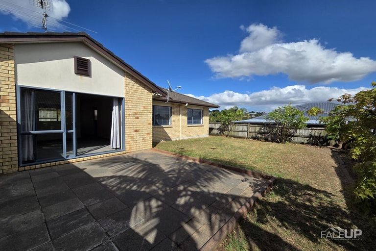Photo of property in 11 Richfield Crescent, Westgate, Auckland, 0614