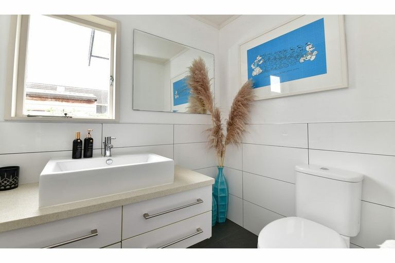 Photo of property in 11a Milton Road, Orewa, 0931