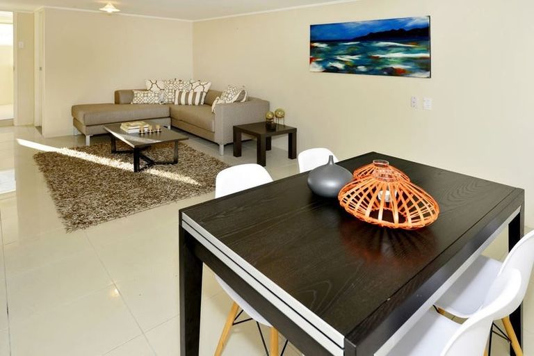 Photo of property in 1/9 Marsh Avenue, Forrest Hill, Auckland, 0620