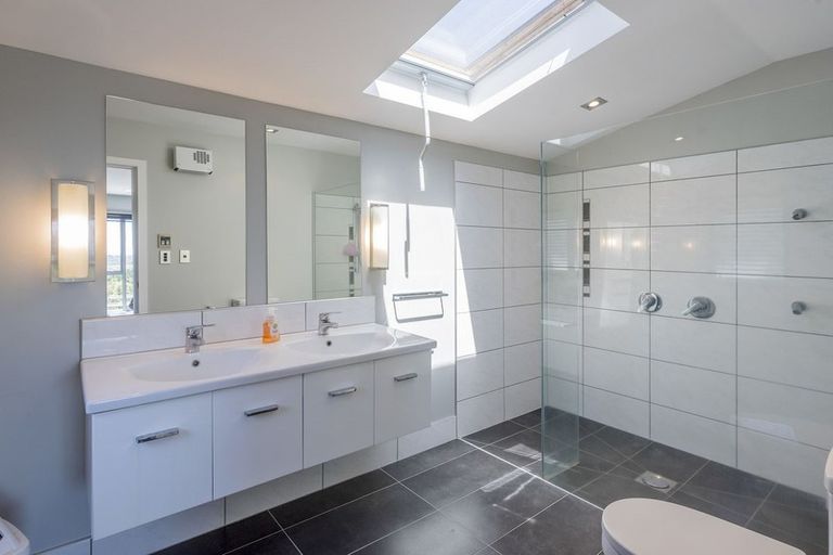 Photo of property in 48 Kotare Street, Waikanae, 5036