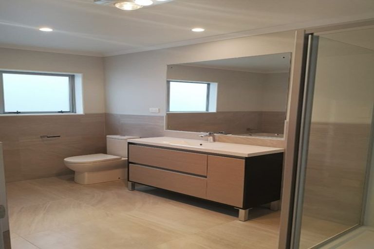 Photo of property in 97 Granville Drive, Massey, Auckland, 0614