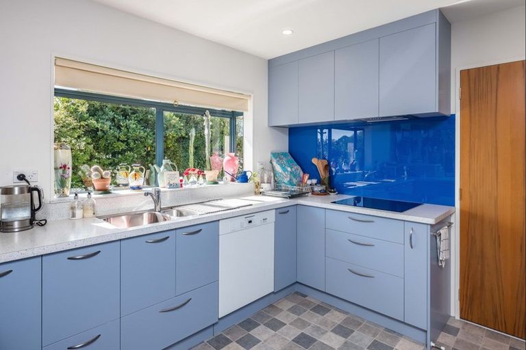 Photo of property in 8 Leigh Place, Paraparaumu Beach, Paraparaumu, 5032