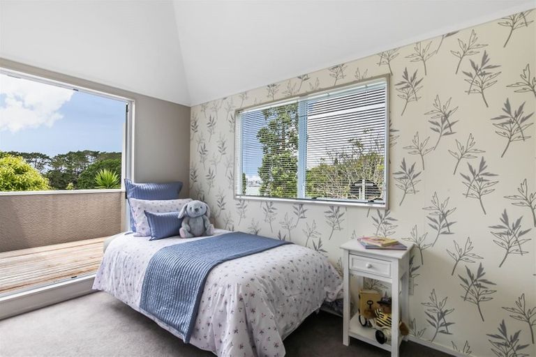 Photo of property in 52a Colonial Road, Birkenhead, Auckland, 0626