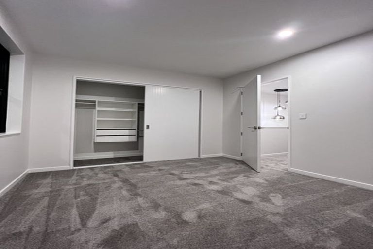 Photo of property in 20 Heketara Way, Massey, Auckland, 0614