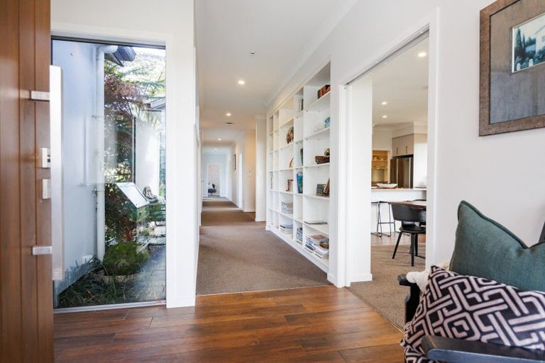 Photo of property in 12 Fleetwood Lane, Turitea, Palmerston North, 4472