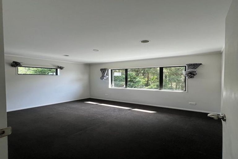 Photo of property in 91c Wade River Road, Stanmore Bay, Whangaparaoa, 0932