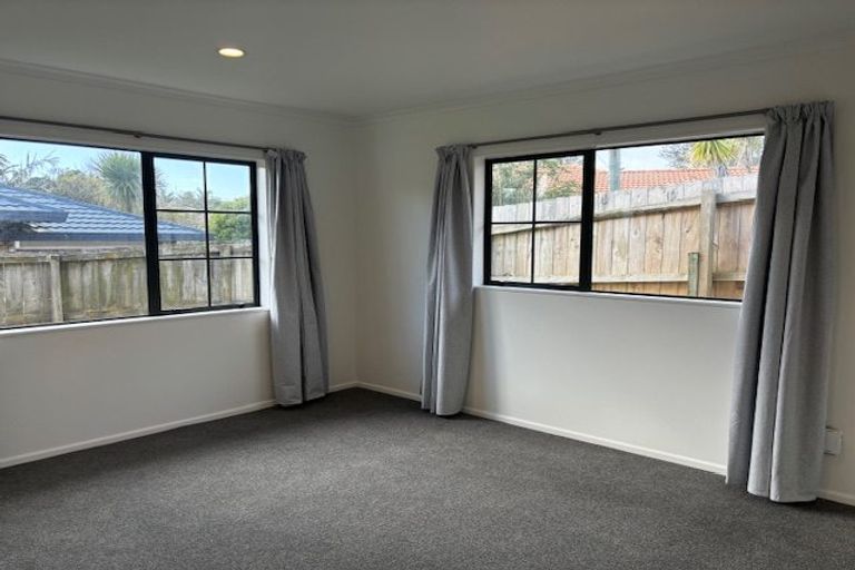 Photo of property in 1/20 Greta Place, Stanmore Bay, Whangaparaoa, 0932