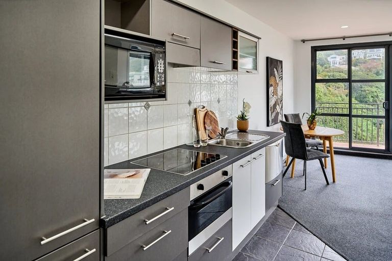 Photo of property in Atrium Towers, 8f/154 The Terrace, Wellington Central, Wellington, 6011