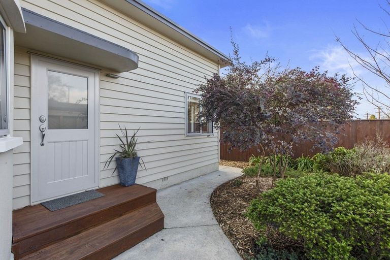 Photo of property in 15 Corlett Street, Utuhina, Rotorua, 3015