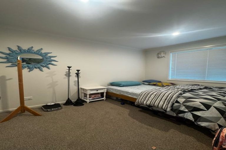 Photo of property in 3 Opouatu Avenue, Glenbrook, 2681