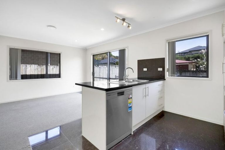 Photo of property in 14a Frederick Place, Whalers Gate, New Plymouth, 4310