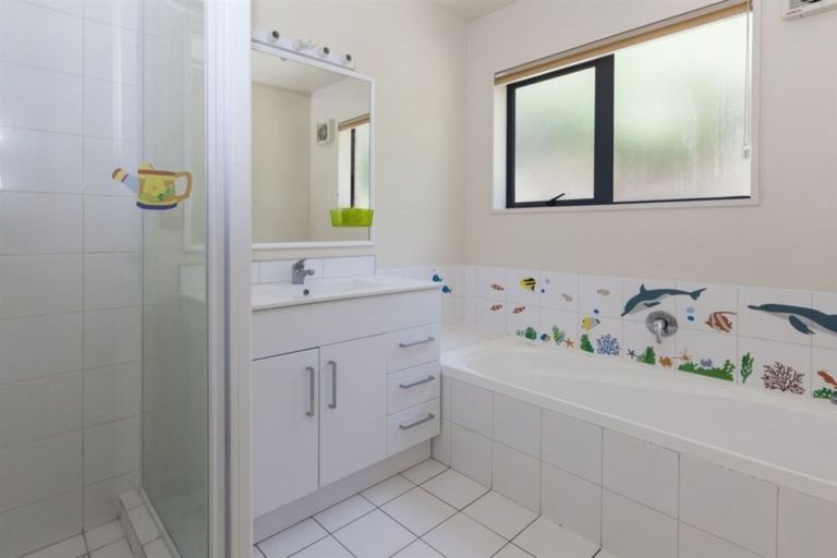 Photo of property in 10 Riegler Place, Belfast, Christchurch, 8051