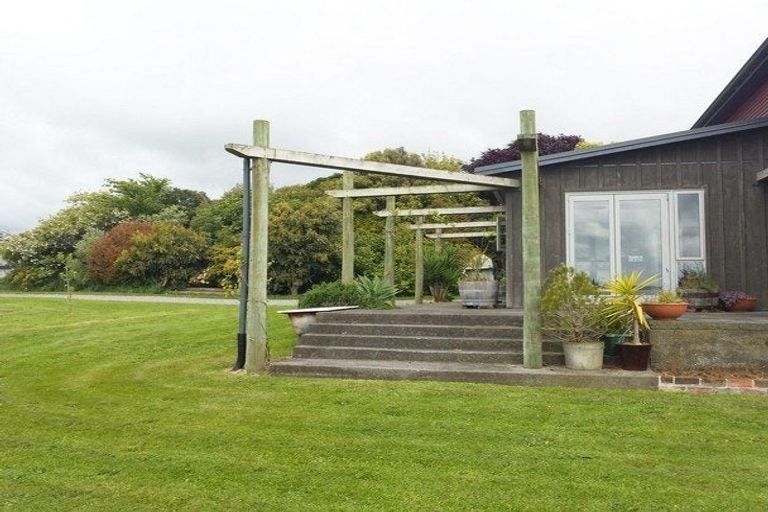 Photo of property in 643 Manutahi Road, Lepperton, New Plymouth, 4373