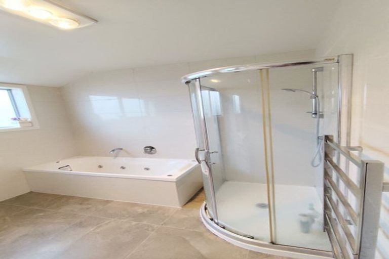 Photo of property in 1a Marina View Drive, Hobsonville, Auckland, 0618