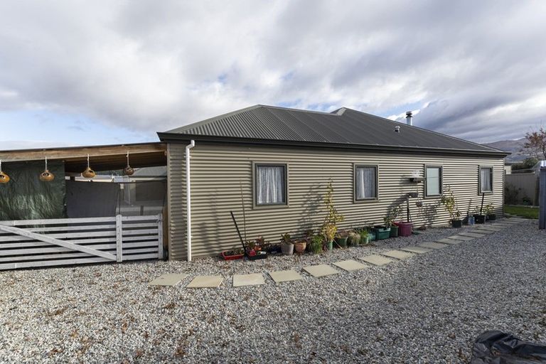 Photo of property in 8f Mckellar Court, Cromwell, 9310
