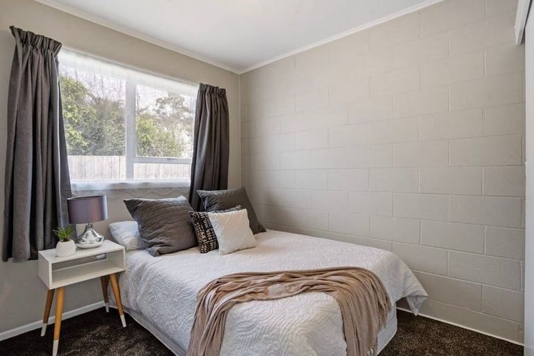 Photo of property in 3/68 Rua Road, Glen Eden, Auckland, 0602