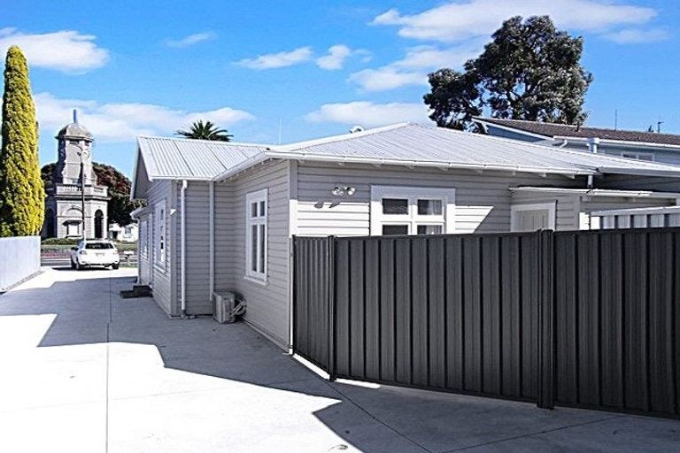 Photo of property in 192 Gloucester Street, Taradale, Napier, 4112