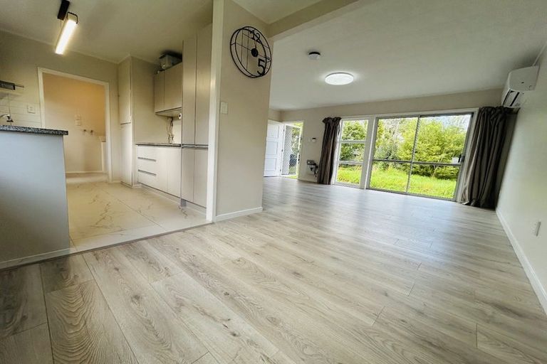 Photo of property in 1/8a Alma Street, Te Atatu South, Auckland, 0610