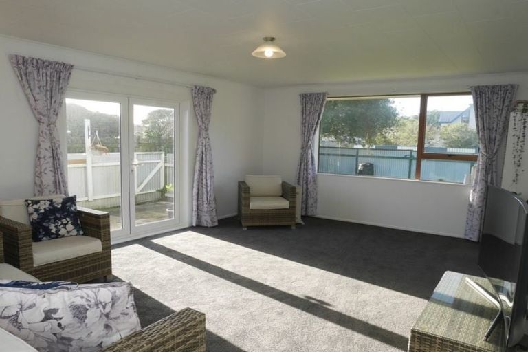 Photo of property in 62a Mazengarb Road, Paraparaumu Beach, Paraparaumu, 5032