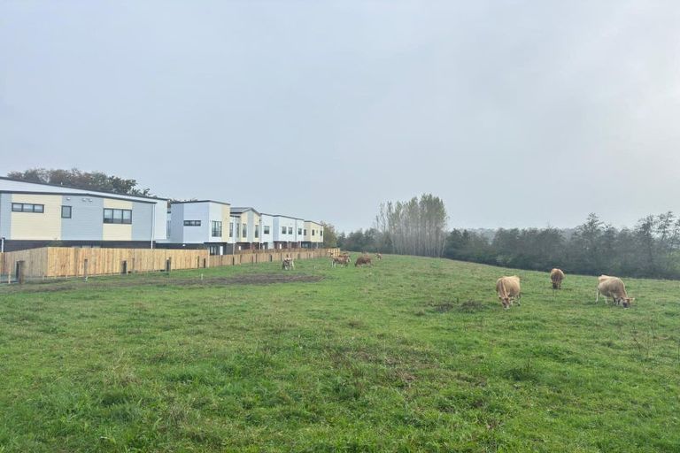 Photo of property in 10/35 Young Crescent, Drury, 2113