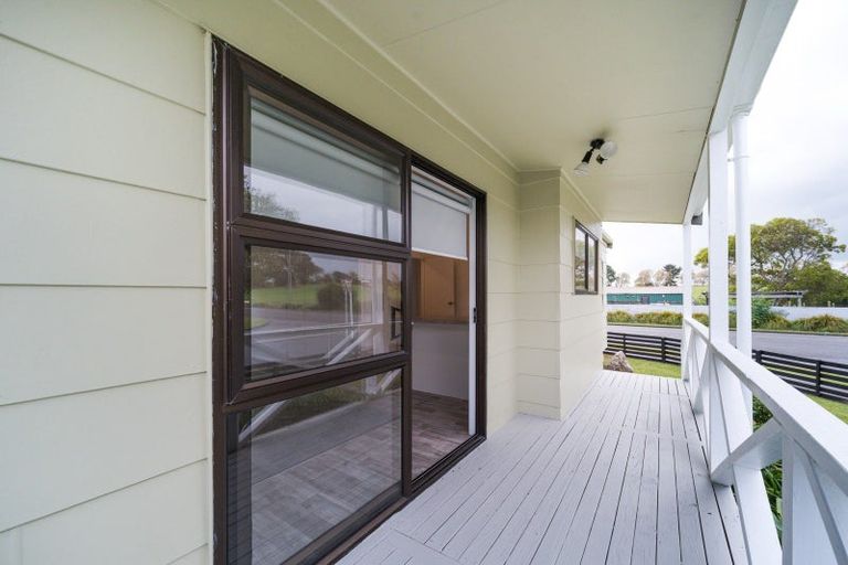 Photo of property in 2 Peter Hall Drive, Kelvin Grove, Palmerston North, 4414