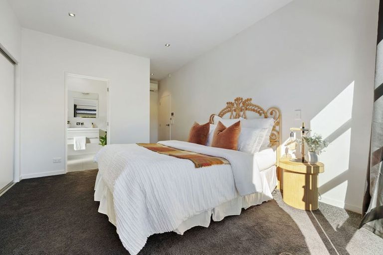 Photo of property in 11 Haddow's Place, Lake Hayes, Queenstown, 9304
