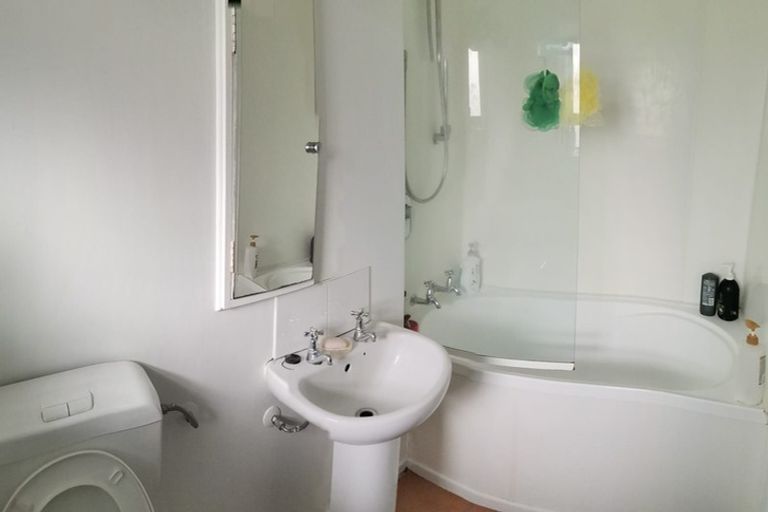 Photo of property in 52u8 Russell Terrace, Berhampore, Wellington, 6023