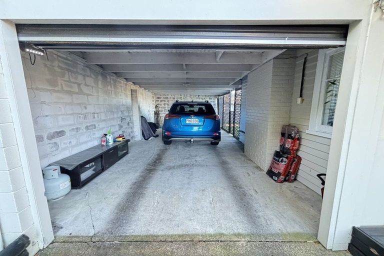 Photo of property in 51 Rua Road, Glen Eden, Auckland, 0602