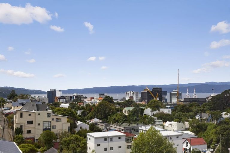 Photo of property in 24u4 Patanga Crescent, Thorndon, Wellington, 6011