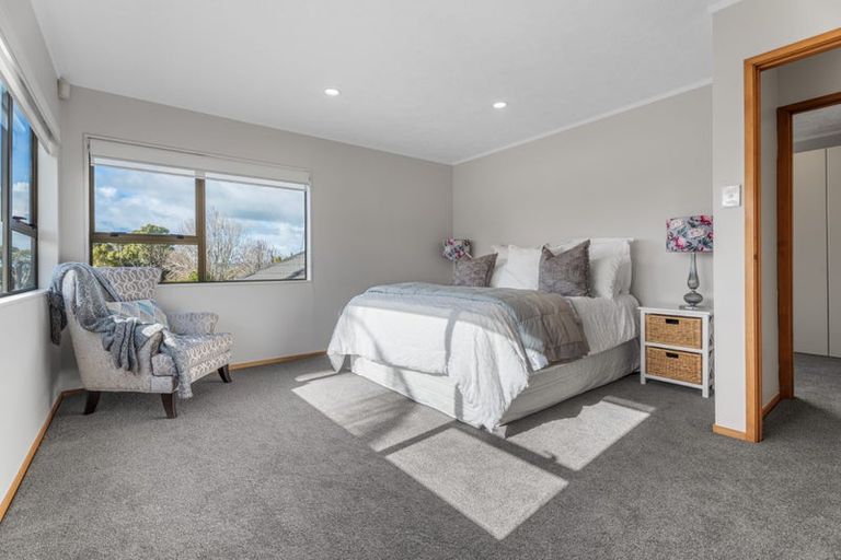 Photo of property in 11 Stevenson Way, Cockle Bay, Auckland, 2014