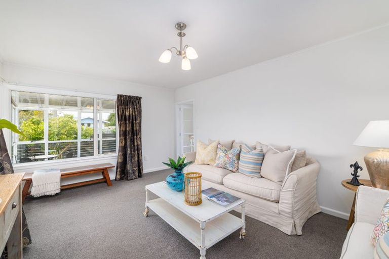 Photo of property in 51 Greendale Avenue, Avonhead, Christchurch, 8042