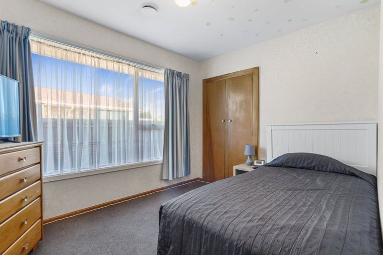 Photo of property in 33 Dunstan Crescent, Hornby, Christchurch, 8042