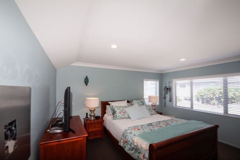 Photo of property in 4a Erlestoke Crescent, Churton Park, Wellington, 6037