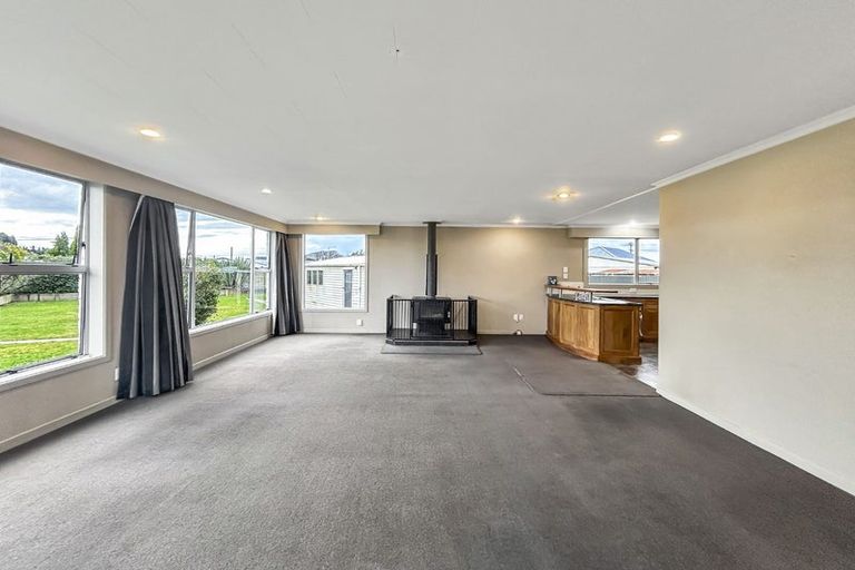 Photo of property in 45 Kilmarnock Street, Wallacetown, 9816