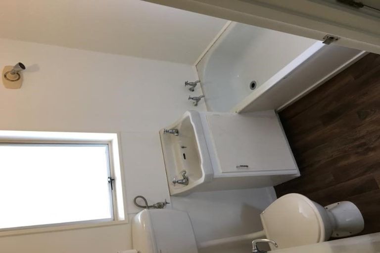 Photo of property in 2/13 Copley Street, New Lynn, Auckland, 0600