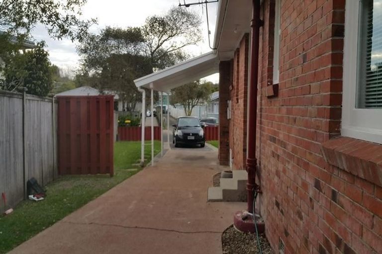 Photo of property in 17 Sylvia Road, Hillcrest, Auckland, 0627