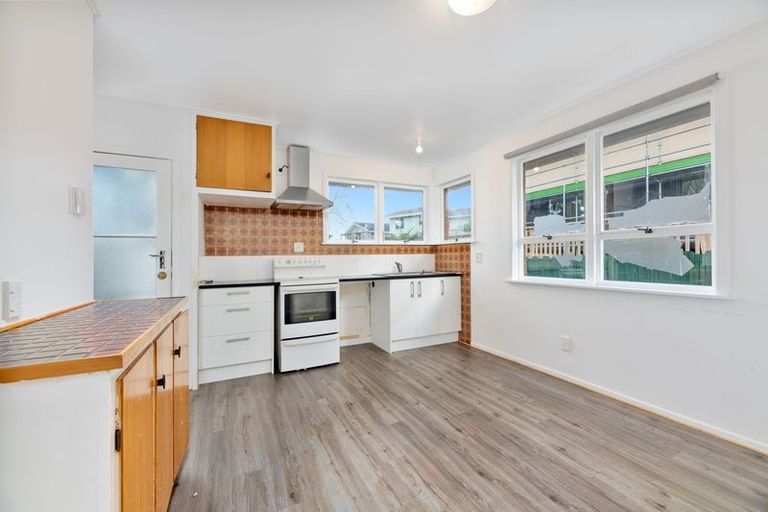 Photo of property in 12 Ranui Avenue, Ranui, Auckland, 0612