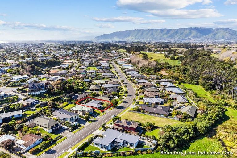 Photo of property in 125 Weggery Drive, Waikanae Beach, Waikanae, 5036