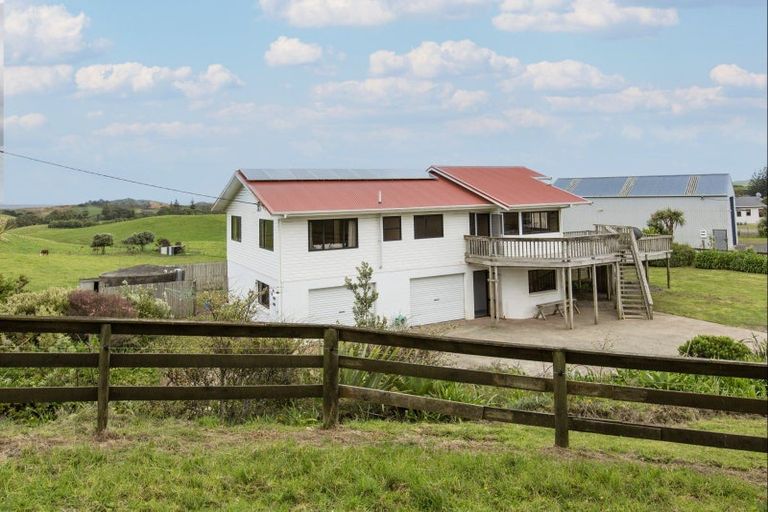 Photo of property in 106 Rehutai Road, Baylys Beach, Dargaville, 0377