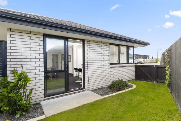 Photo of property in 5 Warlock Way, Papamoa, 3118