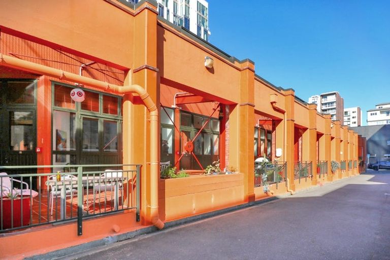 Photo of property in Courtenay Mews Apartments, 13/14 Alpha Street, Te Aro, Wellington, 6011