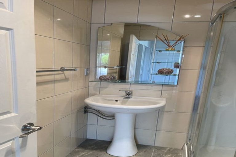 Photo of property in 5 Houhere Close, Albany, Auckland, 0632