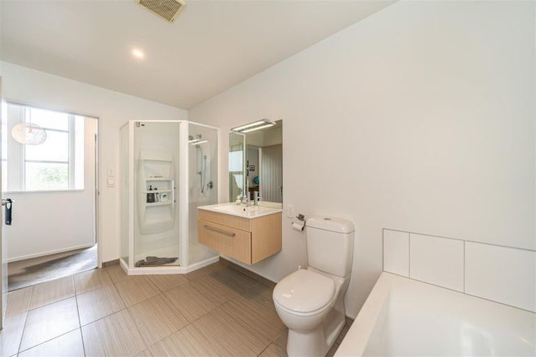 Photo of property in 7 Halewood Grove, Churton Park, Wellington, 6037